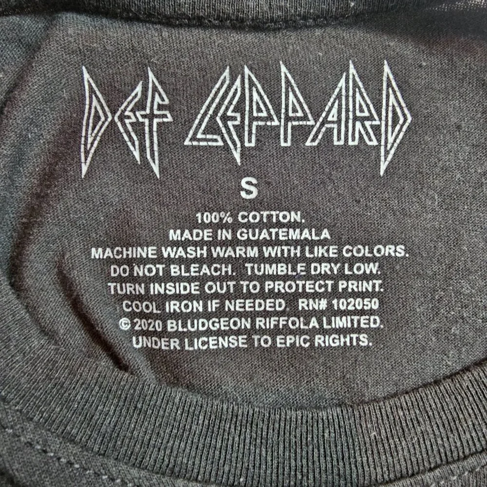 Def Leppard Womens Size S Rock Band Graphic Tee Logo Leopard Black Short Sleeve - Picture 7 of 9